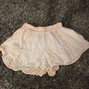 High waited flowy shorts